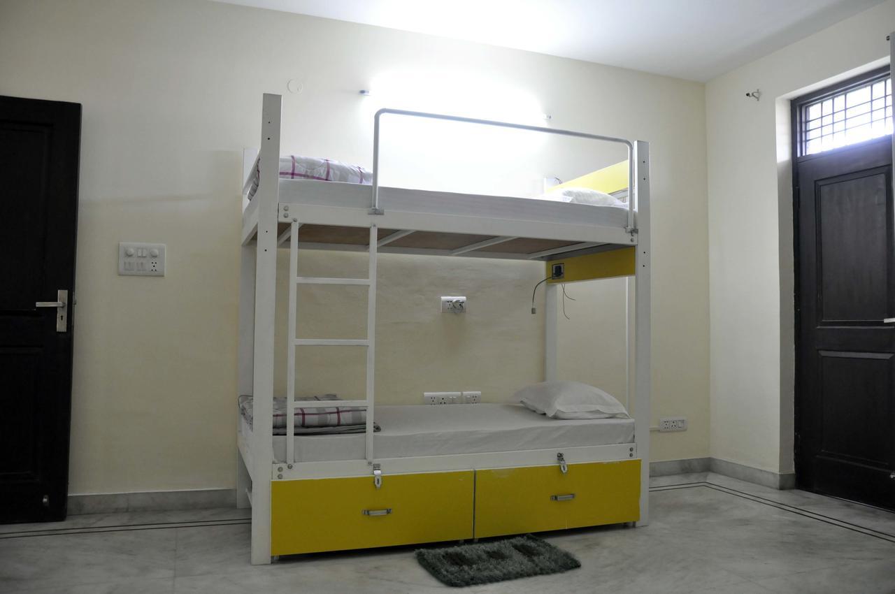 Friends Hostel Нью-Делі Екстер'єр фото